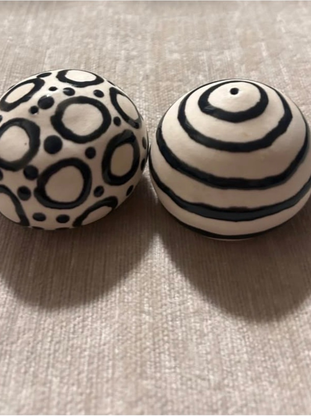 Hand-Painted Black and White Ceramic Decorative salt and pepper shakers